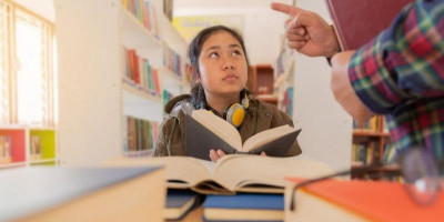 Membentuk Generasi Bermutu di Tengah Sistem yang Saling Bertabrakan 