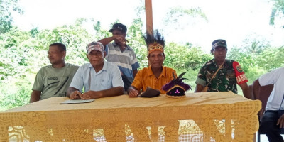 Babinsa Biak Utara Hadiri Undangan Pendampingan Kampanye Pilkades di Kampung Warbon