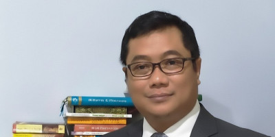 Universitas di Persimpangan Jalan:  Transformasi atau Irrelevan ?