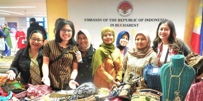 Pesona Indonesia Semarakkan Bazar Amal IWA di Bucharest