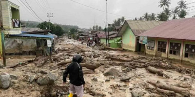 Komisi X DPR Minta Pemerintah Percepat Pemulihan Pendidikan di Daerah Bencana