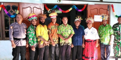 Babinsa Biak Utara Pastikan Pemilihan Kepala Kampung Berjalan Tertib dan Lancar