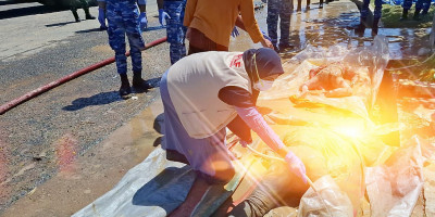 Di Tengah Lumpur dan Kabel Sungai: Kisah Keteguhan Relawan BFLF Menolong Korban Bencana Sumatera