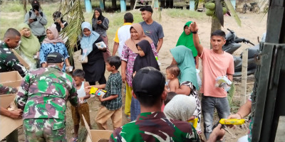 Di kawal Pasukan Brigif 25/Siwah, Relawan BFLF & Gemantara Salurkan Bantuan Logistik ke Langkahan