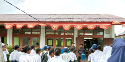 Babinsa Numfor Berikan Pembekalan Wasbang kepada Siswa SMPN 1 Indaibo