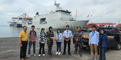 Solidaritas Tanpa Batas! Elpala SMA 68 dan PAS 68 Kirim Bantuan Lewat KRI Semarang