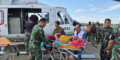 Akses Darat Terputus, TNI Terbangkan Pasien Darurat ke Banda Aceh