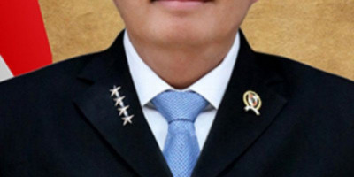 Purnawirawan Tapi Masih Jenderal, Negara Sipil Rasa Barak