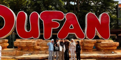 Libur Sekolah, Enam Sahabat SD Seru-Seruan di Dufan Ancol