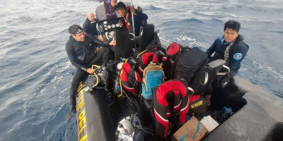 Pencarian Hari Ketiga Korban KM Putri Sakinah, Tim SAR Temukan Life Jacket