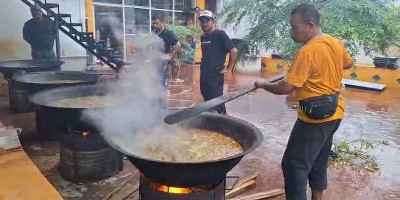 PWI Aceh dan PT Wajib Usaha Mix Turun Langsung, Ribuan Pengungsi Disantuni
