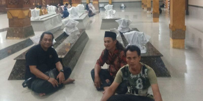 Wisata Religi Makam Syekh Jumadil Qubro Mojokerto Ramai Dikunjungi Peziarah
