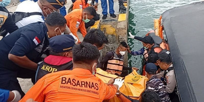 Jenazah WNA Spanyol Ditemukan, Pencarian Korban KM Putri Sakinah Berlanjut
