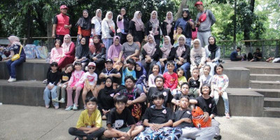 Sanggar Melukis RT 05/06 CBS Ajak Anak Melukis di Tebet Eco Park