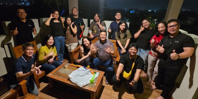 Tahun Baru 2026, Momen Hangat Irjen Pol (Purn) Herry Dahana
