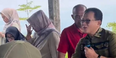 Bukan Sekadar Kunjungan, Prof. Rokhmin Dahuri Hadirkan Kepedulian yang Menghangatkan di Desa Kertawangun