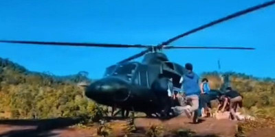 Terjebak Bencana, Warga Lobu Singkam Diselamatkan Logistik Udara