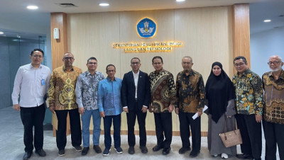 Mendiktisaintek RI Prof. Brian Yuliarto Terima Kunjungan Prof. Rokhmin Dahuri: Sinergi Riset dan Inovasi Menuju Transformasi Pendidikan Tinggi