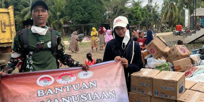 Pelajar Relawan Antar Harapan, Hakka Aceh Tembus Isolasi Banjir Bandang