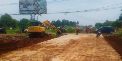 Proyek Jalan Bomang Rp 31 Miliar Gagal Rampung, Siapa Disalahkan?