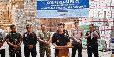 Bea Cukai Bongkar Gudang Rokok Ilegal Rp399 Miliar di Pekanbaru