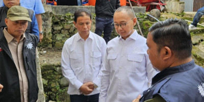 Wakil Ketua MPR Salurkan Bantuan Kemanusian Korban  Bencana Agam