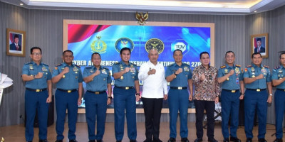 Pangkormar Hadiri Kegiatan Cyber Awareness Dan Penyerahan Sertifikat ISO 27001 Pussiberal