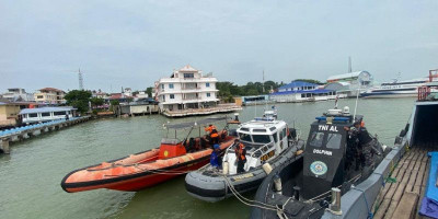 Cuaca Buruk Terjang Karimun, TNI AL Sigap Lakukan SAR Speedboat Tenggelam