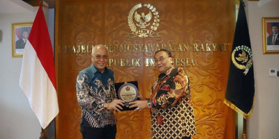 Wakil Ketua MPR Tegaskan Wartawan Pilar Pencerah Bangsa