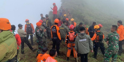 Korban Pesawat Akhirnya Ditemukan, Cuaca Ekstrem Hadang SAR