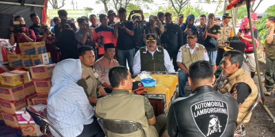 Kepala BNPB Salurkan Bantuan untuk Korban Banjir Demak