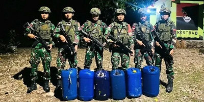 Yonarmed 12 Kostrad Hadang Penyelundup di Jalur Tikus Perbatasan Malaka