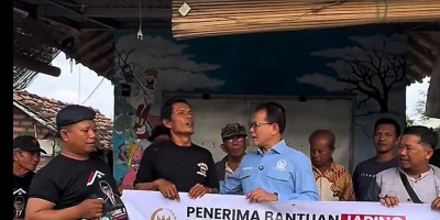 Prof Rokhmin Dahuri Serahkan Bantuan Jaring KKP di Cirebon: Dorong Nelayan Lebih Sejahtera dan Berdaya Saing