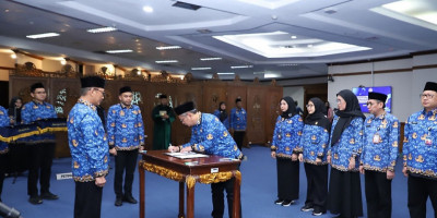 Prof. Zudan Minta 3 JPT BKN yang Baru Dilantik untuk Lanjutkan Keberhasilan Kerja dengan Strategi dan Desain Kerja Baru