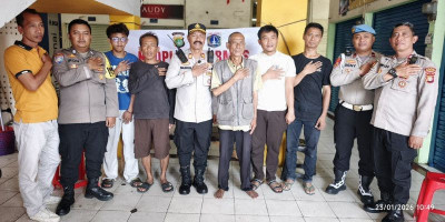 Ngopi Kamtibmas, Polisi dan Pedagang Pasar Pademangan Bangun Keamanan Bersama