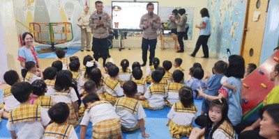 Sat Binmas Polres Jakut Kenalkan Polisi Sahabat Anak 