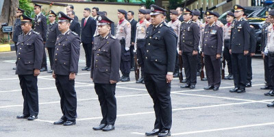 Wakapolres Metro Jakarta Utara Pimpin Penganugerahan Satyalancana Pengabdian