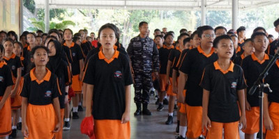 105 Siswa SD Sentosa Belajar Kemaritiman di Kodaeral IV