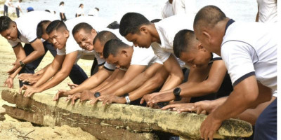 Kodaeral IV TNI AL Gaungkan 'Perang' Lawan Sampah, Bersih Pantai Digelar Serentak