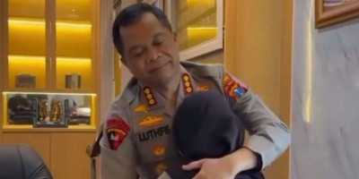 Viral! Mahasiswi Mencuri Karena Lapar, Kapolrestabes Surabaya Bantu Biaya Kos
