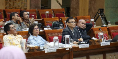 Rektor Paramadina: PTNBH Terancam Jadi Industri Kuliah Massal, Riset Tertinggal