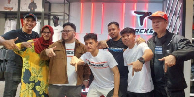 Tracker Resmi Hadir di Bintaro, Jaketnya Bikin Riders Kepincut