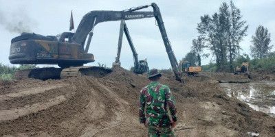Satgas Kuala TNI Percepat Pengerukan Muara Kuala Penaga