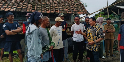 Di Desa Kanci Kulon, Prof. Rokhmin Dahuri Serap Aspirasi Peternak Disabilitas di Cirebon 