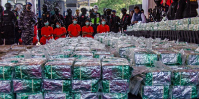Komisi III DPR Desak Aparat Ungkap dan Seret Bos Besar