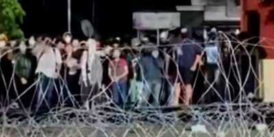 Aksi di Depan Polda DIY Ricuh, Gerbang Roboh dan Ledakan Picu Kepanikan