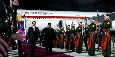 Prabowo Subianto Tiba di Amman, Disambut Putra Mahkota dan Dikawal F-16 Yordania