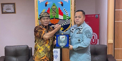 Kepala Zona Tengah Bakamla RI Temui Gubernur Kaltara