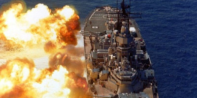 Serangan Besar AS, Armada Laut Iran Hancur Lebur