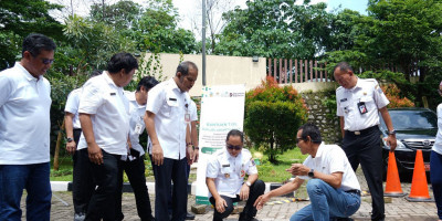 PLN Salurkan Bantuan Sanitasi, Dukung Pembangunan 12 Sumur Resapan di Jakarta Selatan